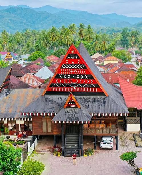 Rumah Adat Bagas Godang Hasahatan