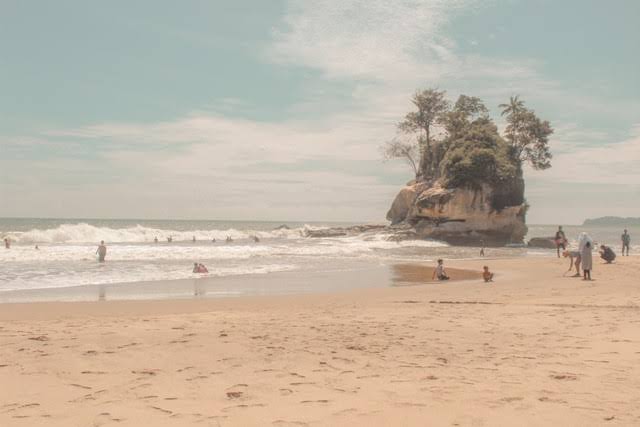 Pantai Batu Badaun