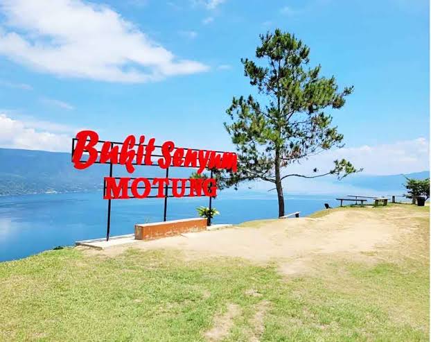 Bukit Senyum Motung